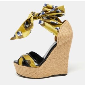 Gucci scarf wedge